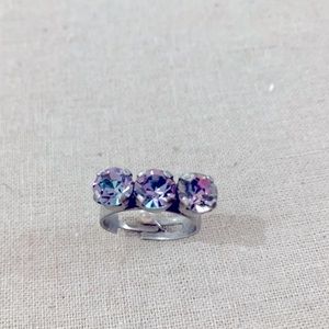 Sabika Romantic Current 3 stone Ring